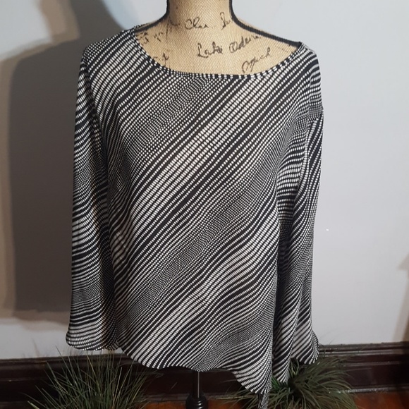 Apostrophe Top - Picture 1 of 5